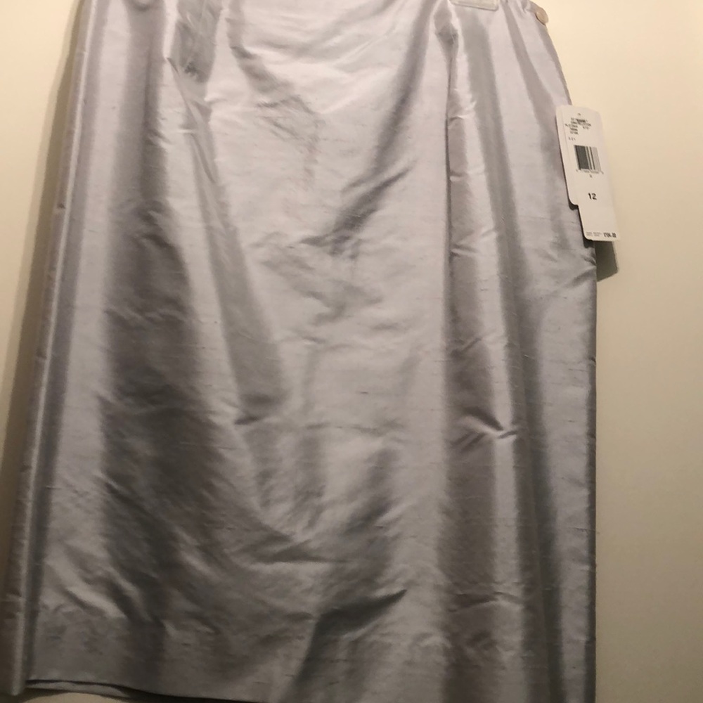Jones New York silk skirt